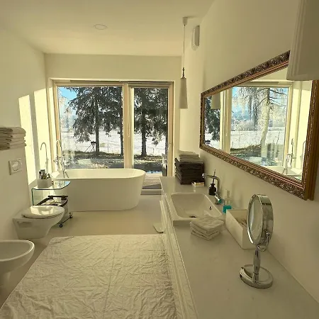 Retreat Alexandra Villa